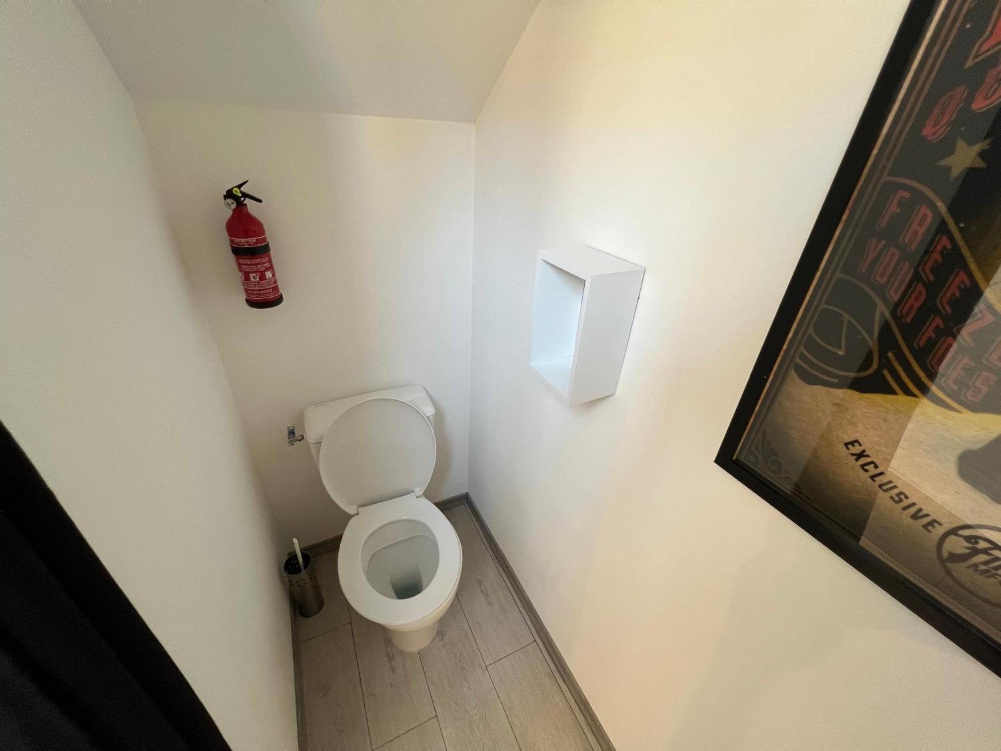 BELLEVUE Appartement sous les toits hypercentre climatisé Dole Esterno foto